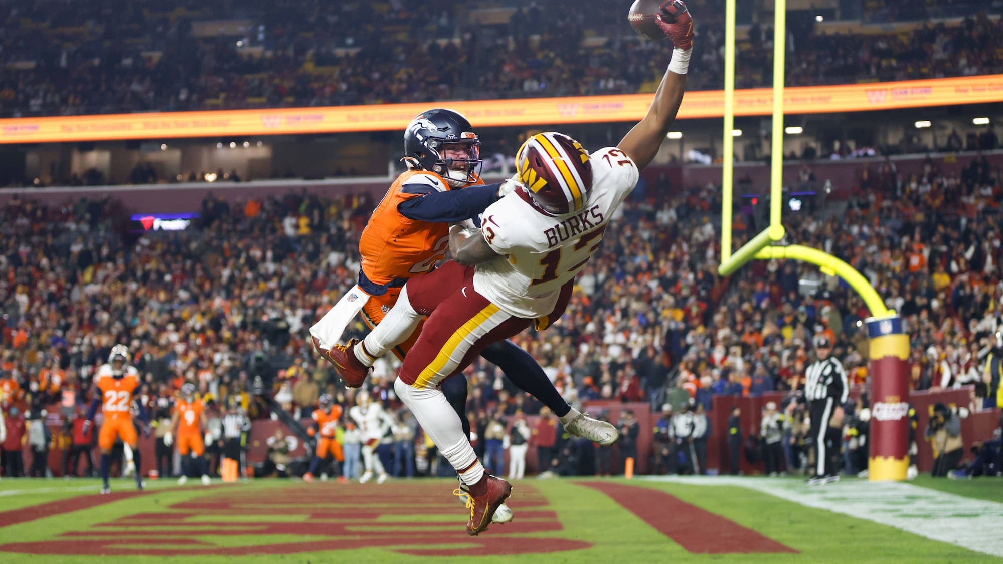 NFL Woche 13: Spektakuläre Ein-Hand-Touchdowns prägen Spieltag