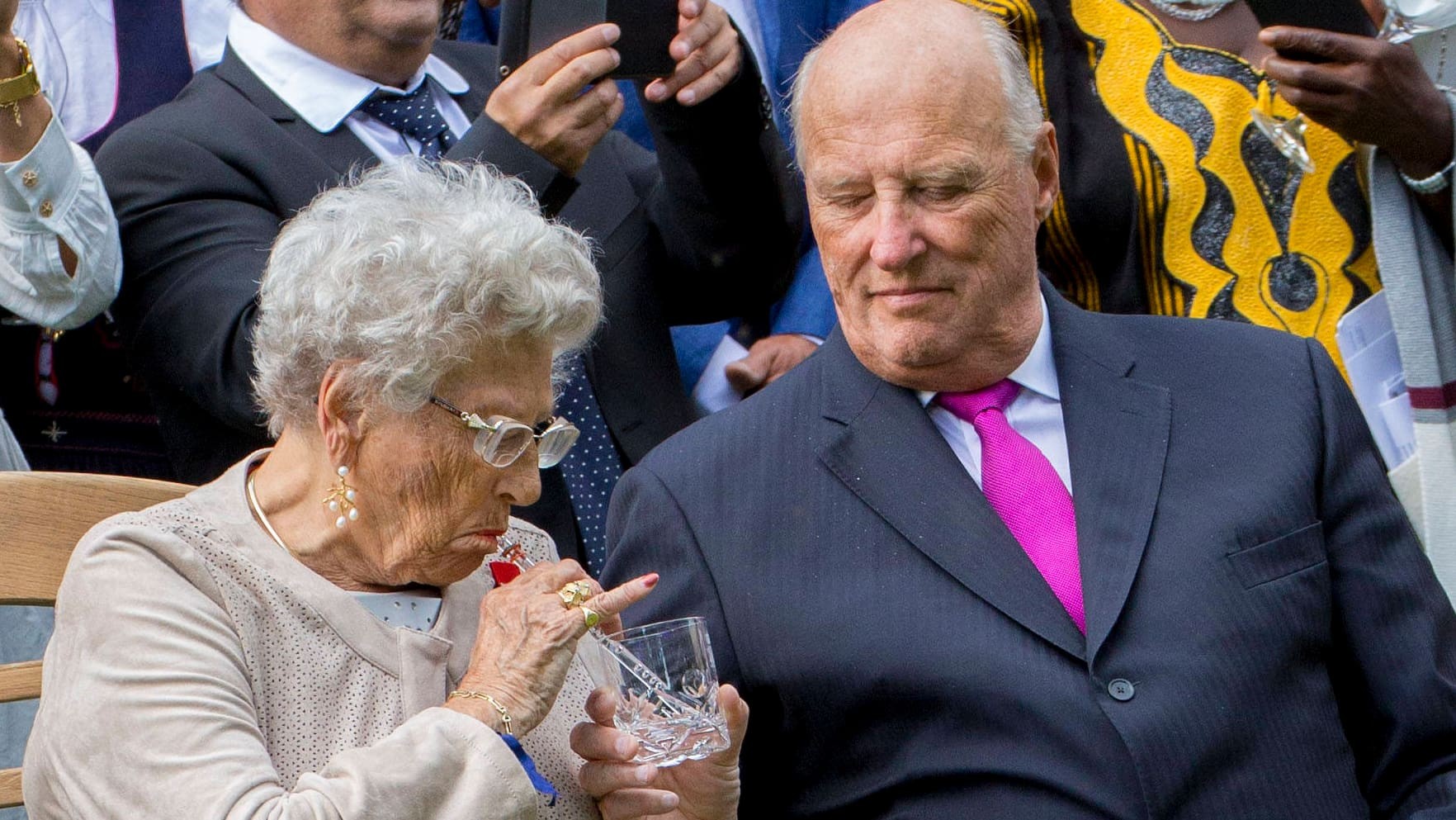 Prinzessin Astrid von Norwegen: Ein Leben im Dienste der Krone